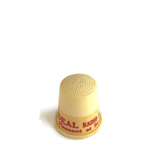 Plastic Advertising Thimble , Vintage Sewing - Picture 2 of 9